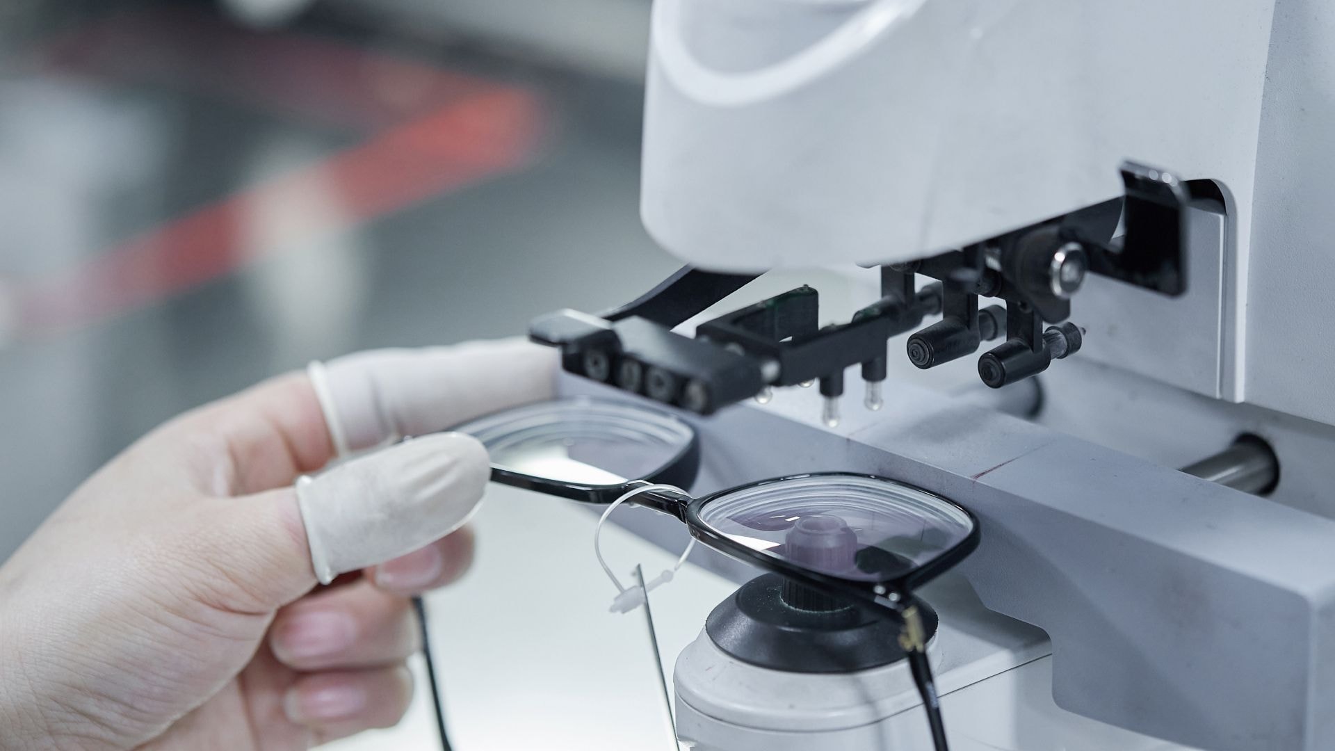 Réparation de monture de lunettes